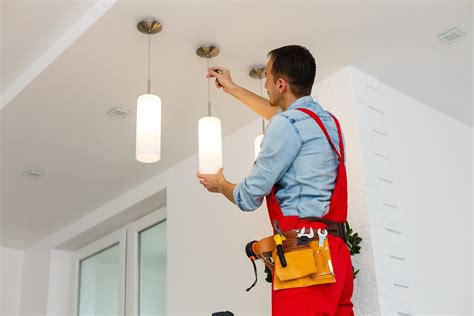 handyman to change light bulbs